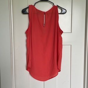 Size L, orange top